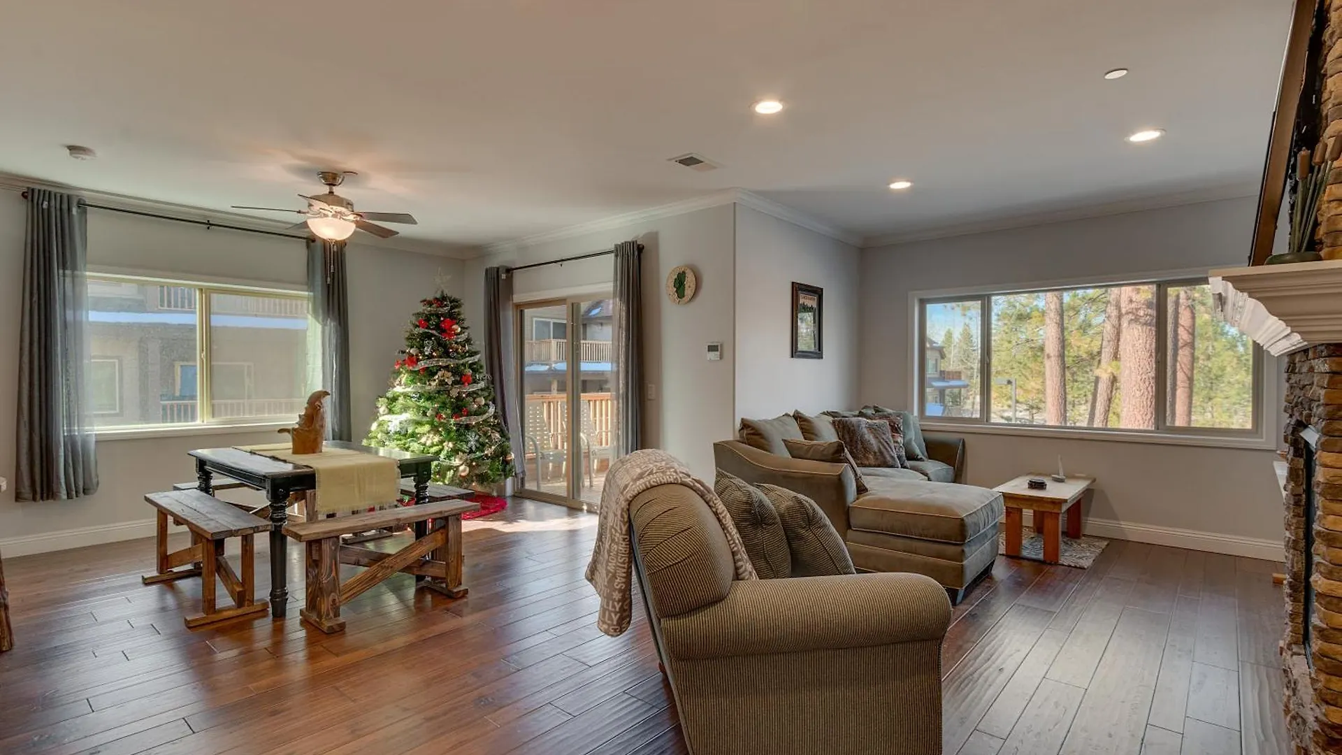 3987 - Upscale Townhouse Walk To Heavenly, Casino And Beach South Lake Tahoe